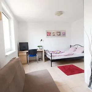 Lucky Old Town -economy Apartament